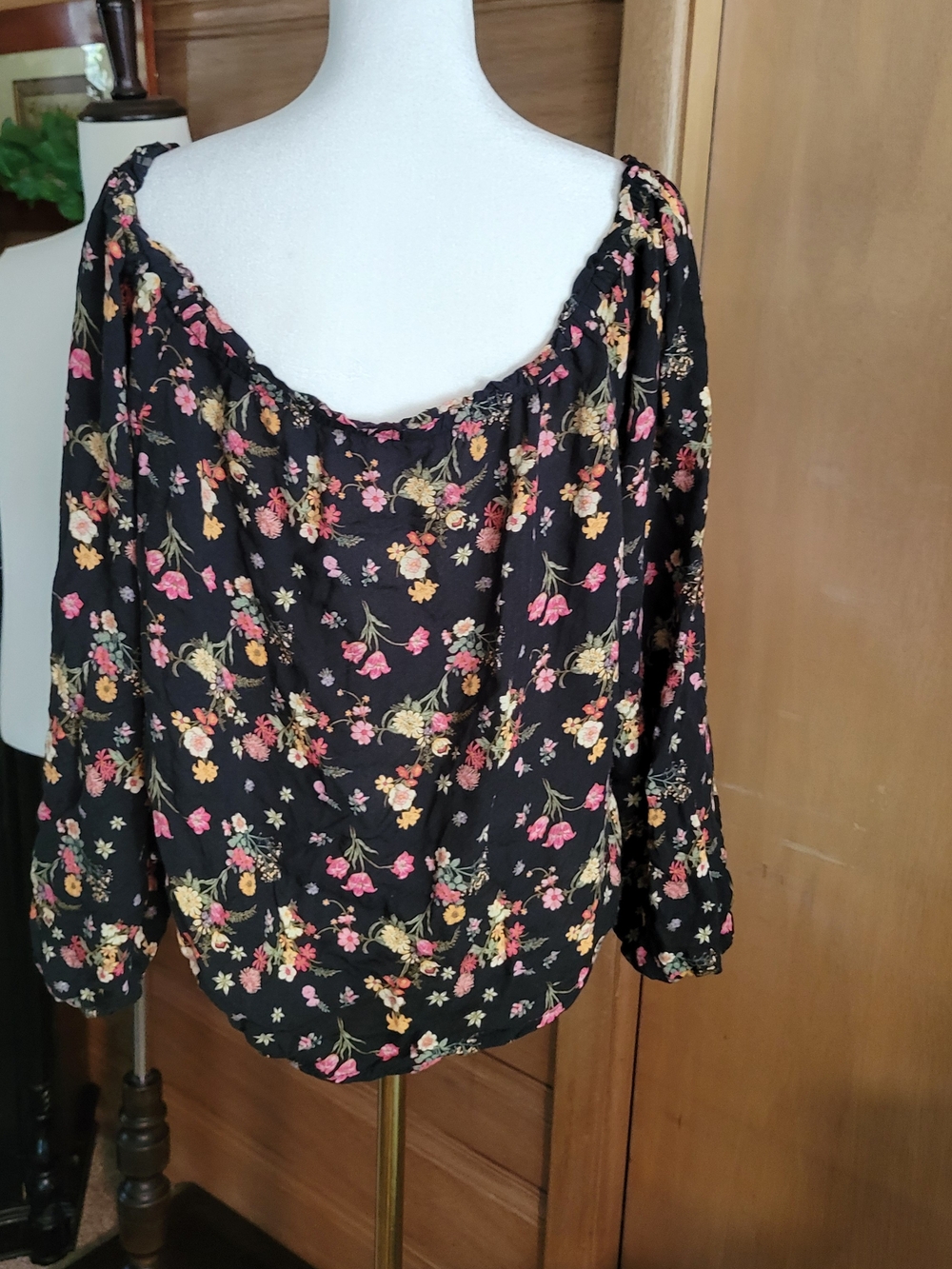Rewind Black Floral Peasant Blouse with Pink & Gold Accents - Picture 3 of 4